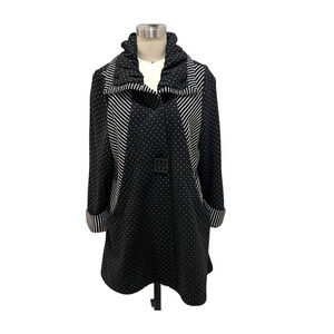Vintage IC by ConnieK Lagenlook Black and White Artsy Knit Jacket Size Large